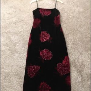 Arianna Beautiful Full Lenght Velvet  Dress by Rachel Kaye, Size 4,